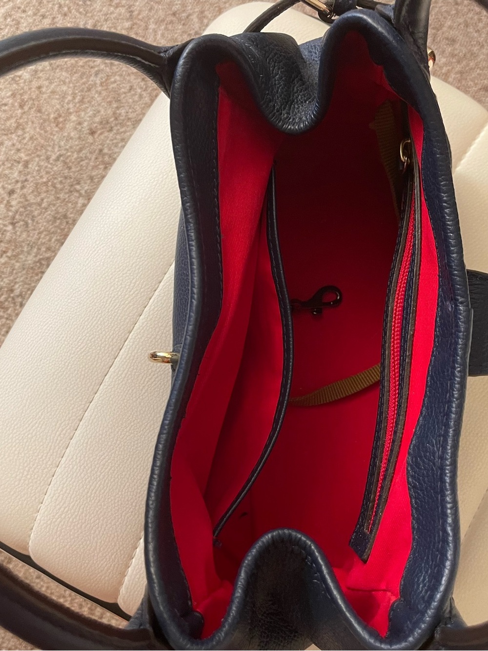 Dooney & Bourke Pebble Grain Leather Bag from the Dillon Collection - Picture 5 of 8